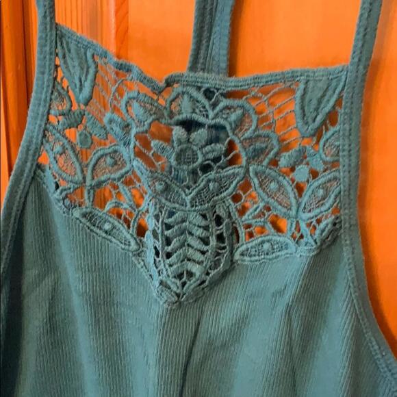 Aeropostale medium tank - Picture 2 of 4